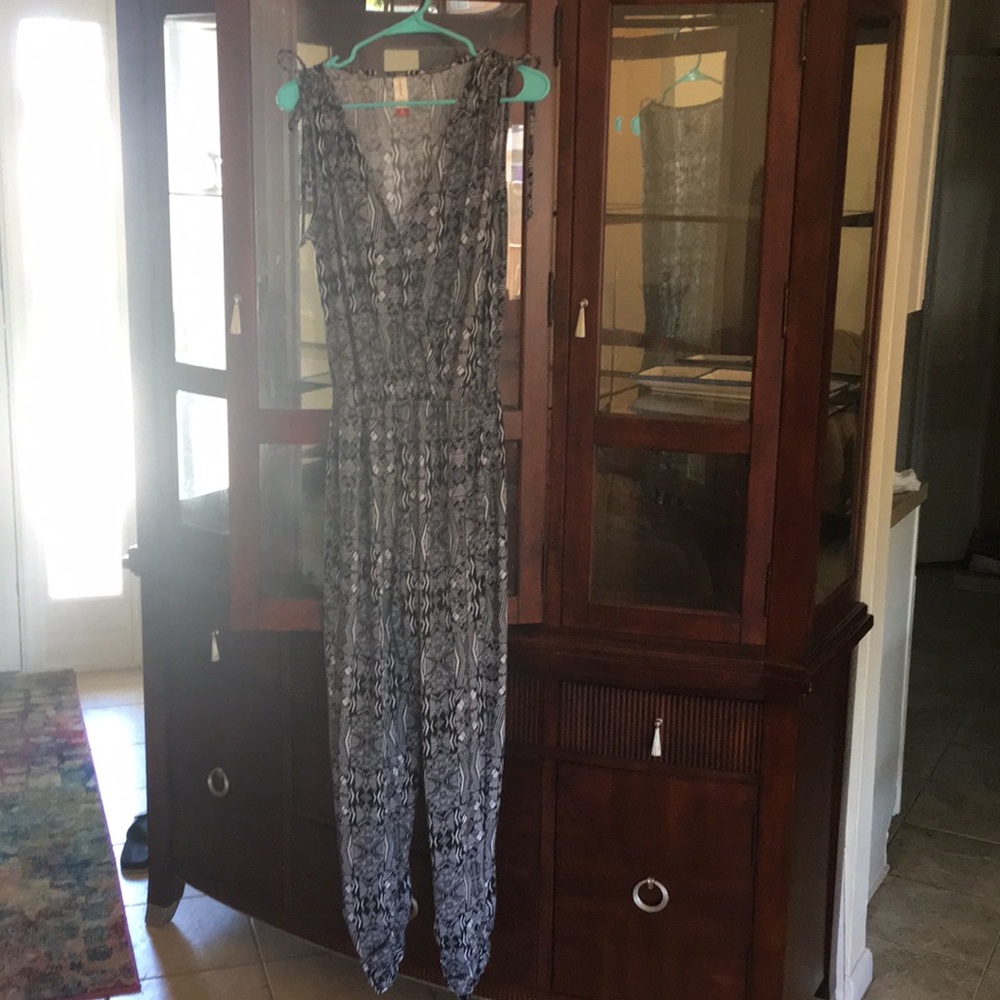 Black and White Surplice Jumpsuit Medium soft!